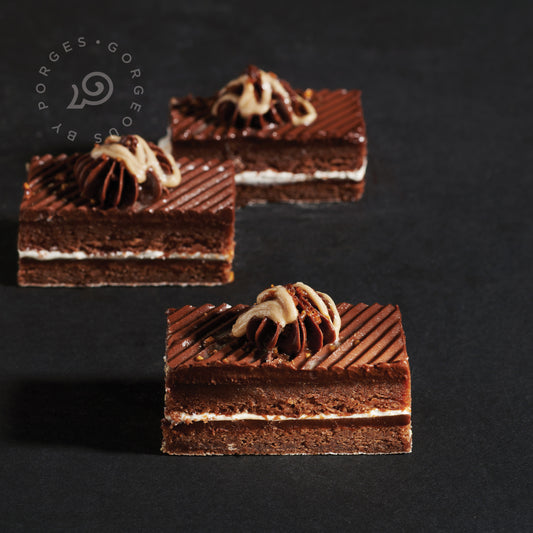 MOUTHWATERING CHOCOLATE SLICE